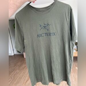 Arc’teryx shirt large